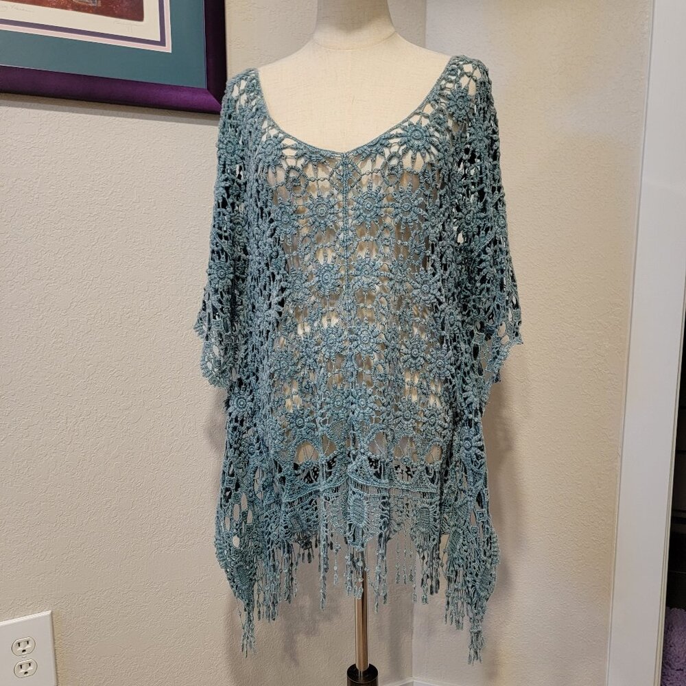 Origami Poncho, Lace, Light Teal. Excellent Condition!  Very Cute!